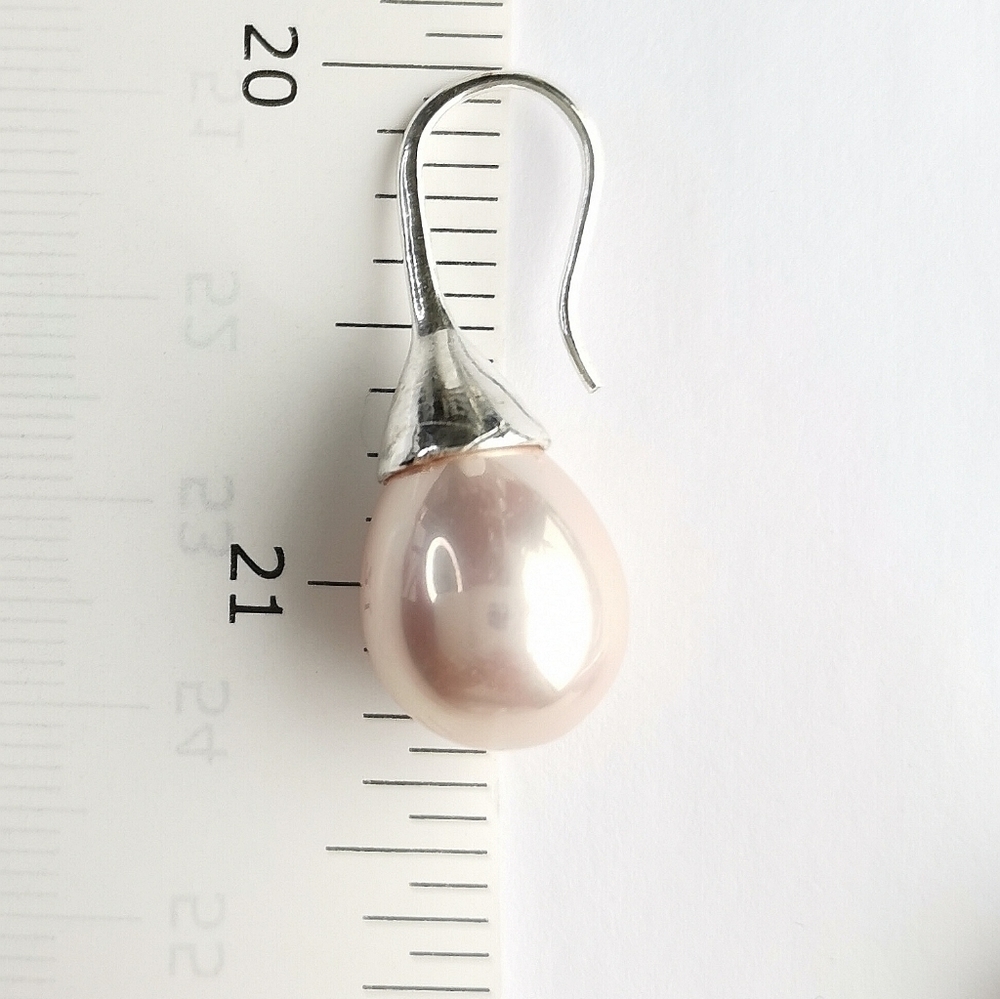 Blush Pink Pearl drop earrings in Silver NEW - Picture 3 of 5
